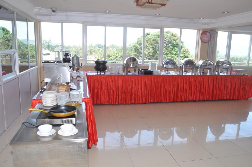 Golden Hill Hotel - Lashio Exteriör bild