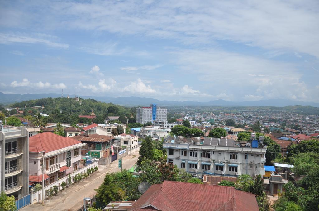 Golden Hill Hotel - Lashio Exteriör bild